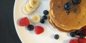 Beitragsbild des Blogbeitrags RECIPE: Vegane Blueberry Pancakes