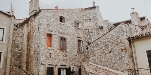 Beitragsbild des Blogbeitrags Tagesausflug in Istrien: Buje und Grožnjan 