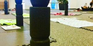 Beitragsbild des Blogbeitrags Sex sells. Yoga auch. Faszientraining: warum nicht alles yogisch ist, wo Yoga drauf steht.
