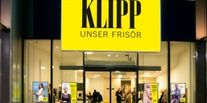 Beitragsbild des Blogbeitrags KLIPP – UNSER FRISÖR unterstützt die Hoamatroas