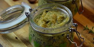 Beitragsbild des Blogbeitrags Zucchini Oliven Aufstrich zum selber machen