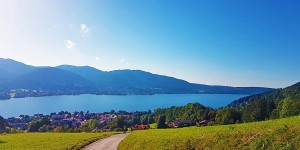 Beitragsbild des Blogbeitrags E-Bike Runde vom Tegernsee zum Spitzingsee 