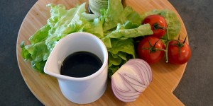 Beitragsbild des Blogbeitrags Kürbiskernöl Dressing für Salate