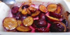 Beitragsbild des Blogbeitrags Zwetschkenmuffins mit Zwetschkenkompott 