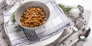 Beitragsbild des Blogbeitrags Healthy Snack – Roasted Chickpeas 