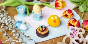 Beitragsbild des Blogbeitrags Süßes Kokoskuppeln Oster DIY