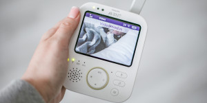 Beitragsbild des Blogbeitrags Philips Avent SCD843 Video-Babyphone – Ein Erfahrungsbericht 
