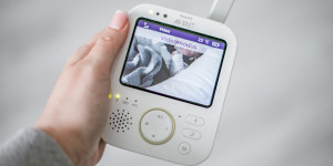 Beitragsbild des Blogbeitrags Philips Avent SCD843 Video-Babyphone – Ein Erfahrungsbericht