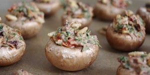 Beitragsbild des Blogbeitrags GEFÜLLTE CHAMPIGNONS {DIE VEGANE VERSION}