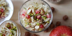 Beitragsbild des Blogbeitrags ORANGEN-APFEL SALAT MIT NÜSSEN UND GRANATAPFEL {AKA EIN WINTERMÄRCHEN}  