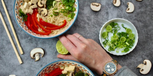 Beitragsbild des Blogbeitrags JAPANISCHE GEMÜSESUPPE {POWERED BY HOLZKERN}