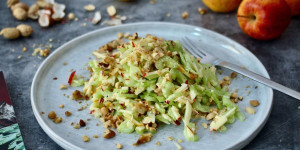 Beitragsbild des Blogbeitrags VVALDORFSALAT {EIN REZEPT FÜR DEN VEGANUARY} 