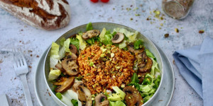 Beitragsbild des Blogbeitrags BULGUR BOOM MIT PISTAZIEN UND PILZEN
