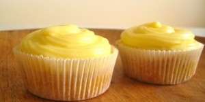 Beitragsbild des Blogbeitrags Rezept: Karotten-Cupcakes mit Pudding-Topping 