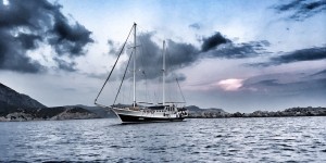 Beitragsbild des Blogbeitrags YOGA-Reisen: Segeltour Griechenland