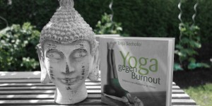 Beitragsbild des Blogbeitrags YOGA & BOOKS: Buchrezension “Yoga und Burnout” – Tanja Seehofer