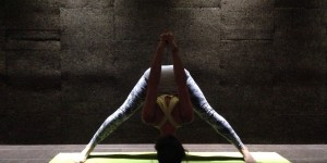 Beitragsbild des Blogbeitrags Yoga & Reisen: Yoga in der ‘Corkbox’ im Ecoresort Companhia Das Culturas an der Algarve