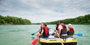 Beitragsbild des Blogbeitrags Den Nationalpark Donau Auen per Schlauchboot erkunden 