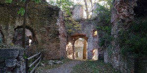 Beitragsbild des Blogbeitrags Die Ruine Landsee. Ein familienfreundlicher Ausflug im Naturpark Landseer Berge 