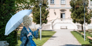 Beitragsbild des Blogbeitrags Sightseeing mit Maria Theresia und die neuen City- und Museumstouren in Wiener Neustadt 