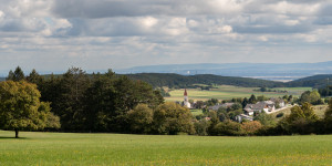 Beitragsbild des Blogbeitrags Wanderung zum Herrgottschnitzerhaus auf der Hohen Wand 