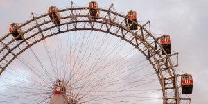 Beitragsbild des Blogbeitrags Eine Fahrt mit dem Riesenrad: der Wien Klassiker 