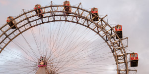 Beitragsbild des Blogbeitrags Eine Fahrt mit dem Riesenrad: der Wien Klassiker