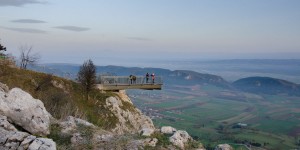 Beitragsbild des Blogbeitrags Großartige Blicke am Skywalk Naturpark Hohe Wand genießen
