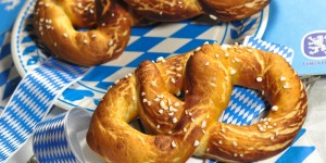 Beitragsbild des Blogbeitrags frische Laugenbrezel selbtgemacht