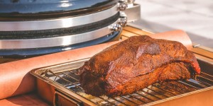 Beitragsbild des Blogbeitrags Pulled Pork aus dem Keramikgrill