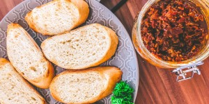 Beitragsbild des Blogbeitrags Bacon Jam – die crunchy Speckmarmelade mit Whisky 