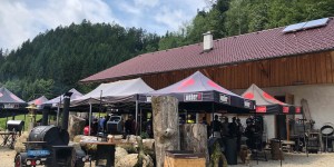 Beitragsbild des Blogbeitrags Smoke on the Water – unser BBQ Wochenende im stillen Tal