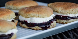 Beitragsbild des Blogbeitrags Klassische Scones vom Pizzastein 