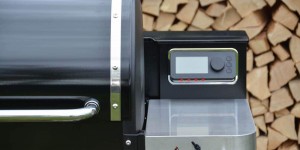 Beitragsbild des Blogbeitrags Weber SmokeFire – Unboxing & Test des neuen Holzpelletgrill 