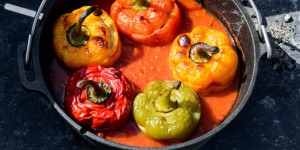 Beitragsbild des Blogbeitrags Gefüllte Paprika aus dem Dutch Oven 