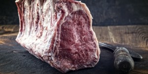 Beitragsbild des Blogbeitrags Fleischreifung: So veredelst du dein Fleisch zu Hause 