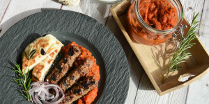 Beitragsbild des Blogbeitrags Original Cevapcici Rezept vom Grill