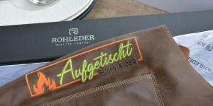 Beitragsbild des Blogbeitrags Unsere Lederschürzen – Hochwertige Grillschürzen im Einsatz