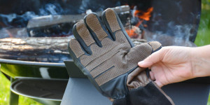 Beitragsbild des Blogbeitrags Hochwertige Grillhandschuhe von Rohleder