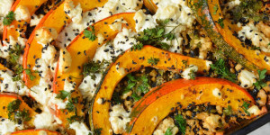 Beitragsbild des Blogbeitrags Marinierter Hokkaido Kürbis mit Feta