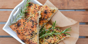 Beitragsbild des Blogbeitrags Fluffiges Focaccia vom Grill 