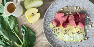 Beitragsbild des Blogbeitrags Pastrami auf Kohlrabi-Apfelsalat & Vinaigrette