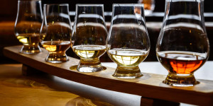 Beitragsbild des Blogbeitrags Die besten Nosing Gläser fürs Whisky Tasting  