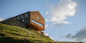Beitragsbild des Blogbeitrags Hütten in Nahaufnahme: Die Olperer Hütte im Zillertal