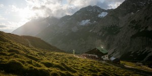 Beitragsbild des Blogbeitrags Hütten in Nahaufnahme: Die Pfeishütte im Karwendel 