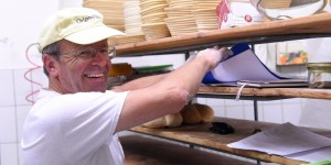 Beitragsbild des Blogbeitrags „Brot ist Leben“: Brot von Bruder Franz aus dem Stift Stams