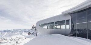 Beitragsbild des Blogbeitrags Schwebende Wunderwerke – Die Wildspitzbahn am Pitztaler Gletscher