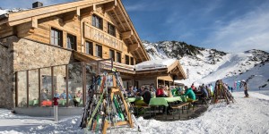 Beitragsbild des Blogbeitrags Am besten schmeckt’s am Berg: Skihütten am Arlberg