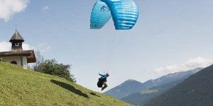 Beitragsbild des Blogbeitrags Herr der Bienen: Alban Klose, Imker und Fluglehrer 