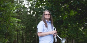 Beitragsbild des Blogbeitrags „Ich habe überhaupt nichts riskiert“ – Besuch bei Jazztrompeter Franz Hackl